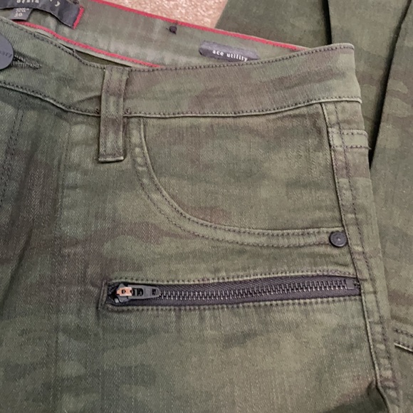 EUC - Sanctuary Denim Ace Utility Ankle Jeans in Camo - Size 30 - Picture 5 of 11